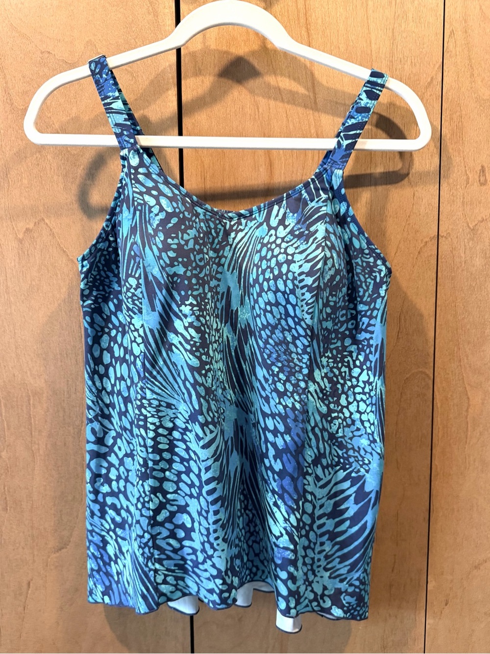 D & Co. Blue  teal Patterned Tankini swim top with built in shelf bra